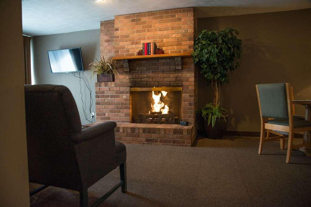 Evergreen Resort Cadillac Room photo